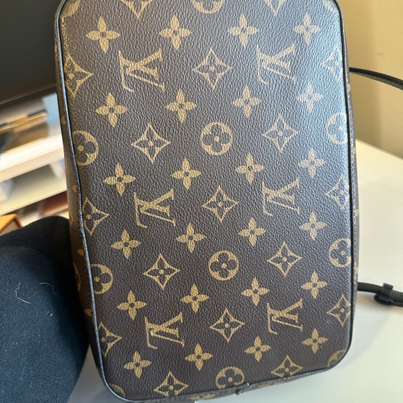 Louis Vuitton NeoNoe MM - Picture 6 of 12